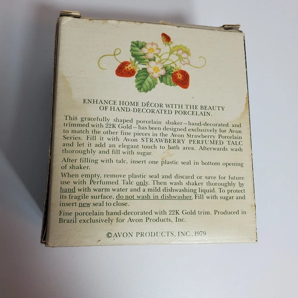 VTG 1979 Avon Porcelain Strawberry Sugar Shaker 22k Gold‎ Trim W/Talc In Box